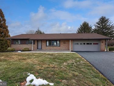1235 LEBANON ROAD, MANHEIM, PA 17545