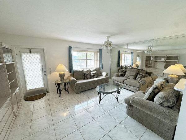 379 Saxony H, Delray Beach, FL 33446