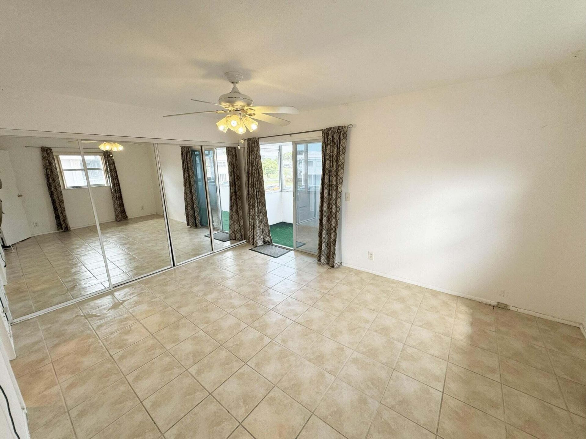 379 Saxony H, Delray Beach, FL 33446 Photo