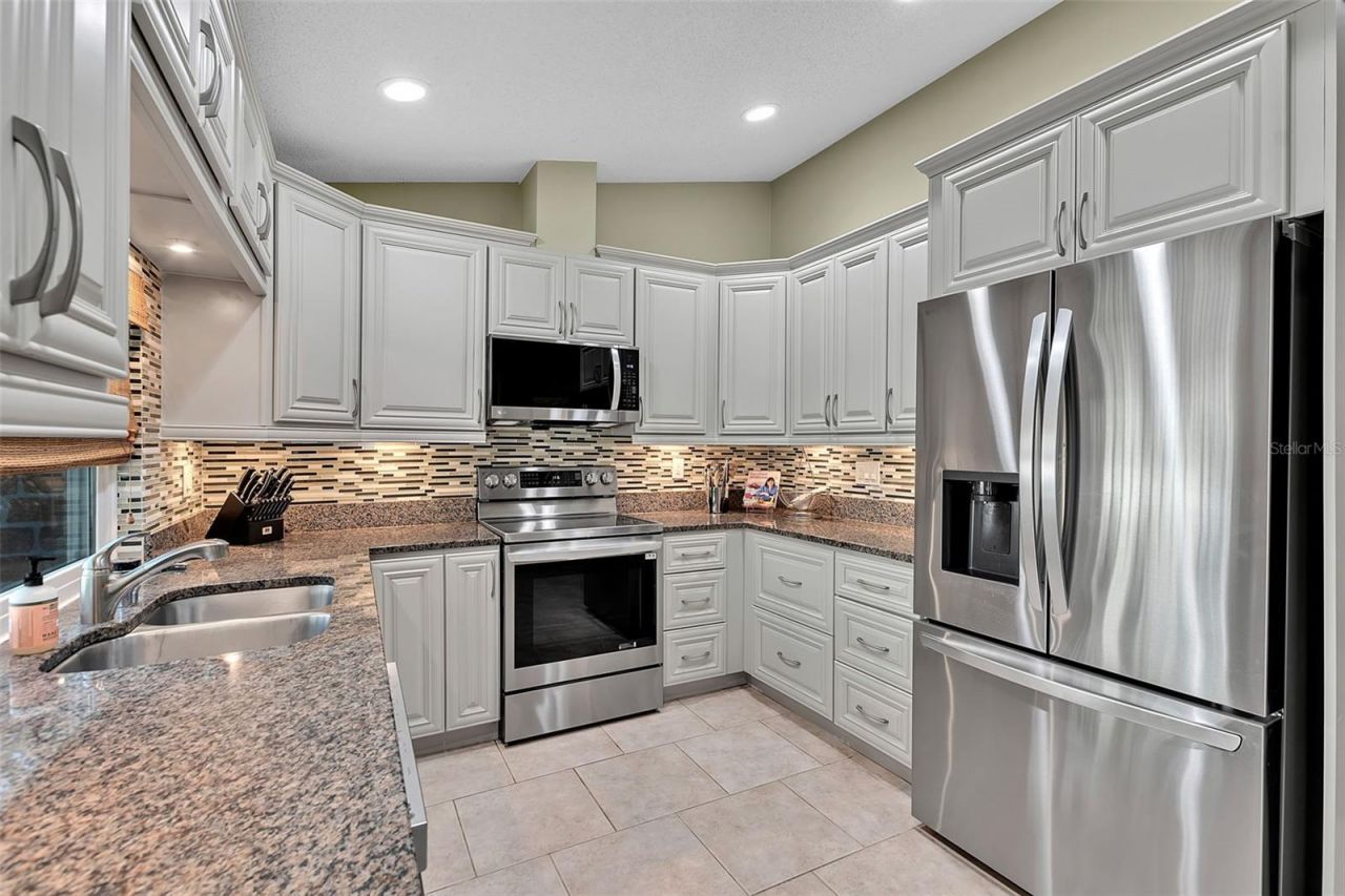 3406 Avenida Madera, Unit B, Bradenton, FL 34210 Photo