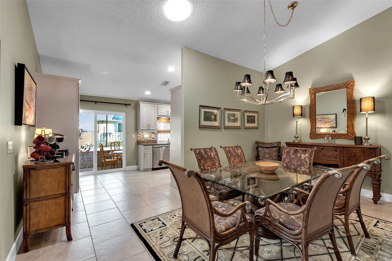 3406 Avenida Madera, Unit B, Bradenton, FL 34210 Photo