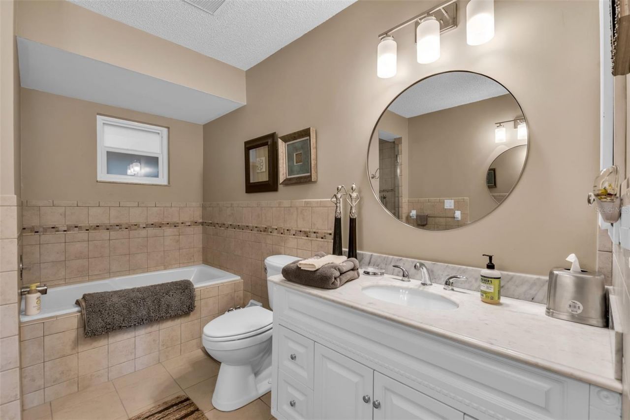 3406 Avenida Madera, Unit B, Bradenton, FL 34210 Photo