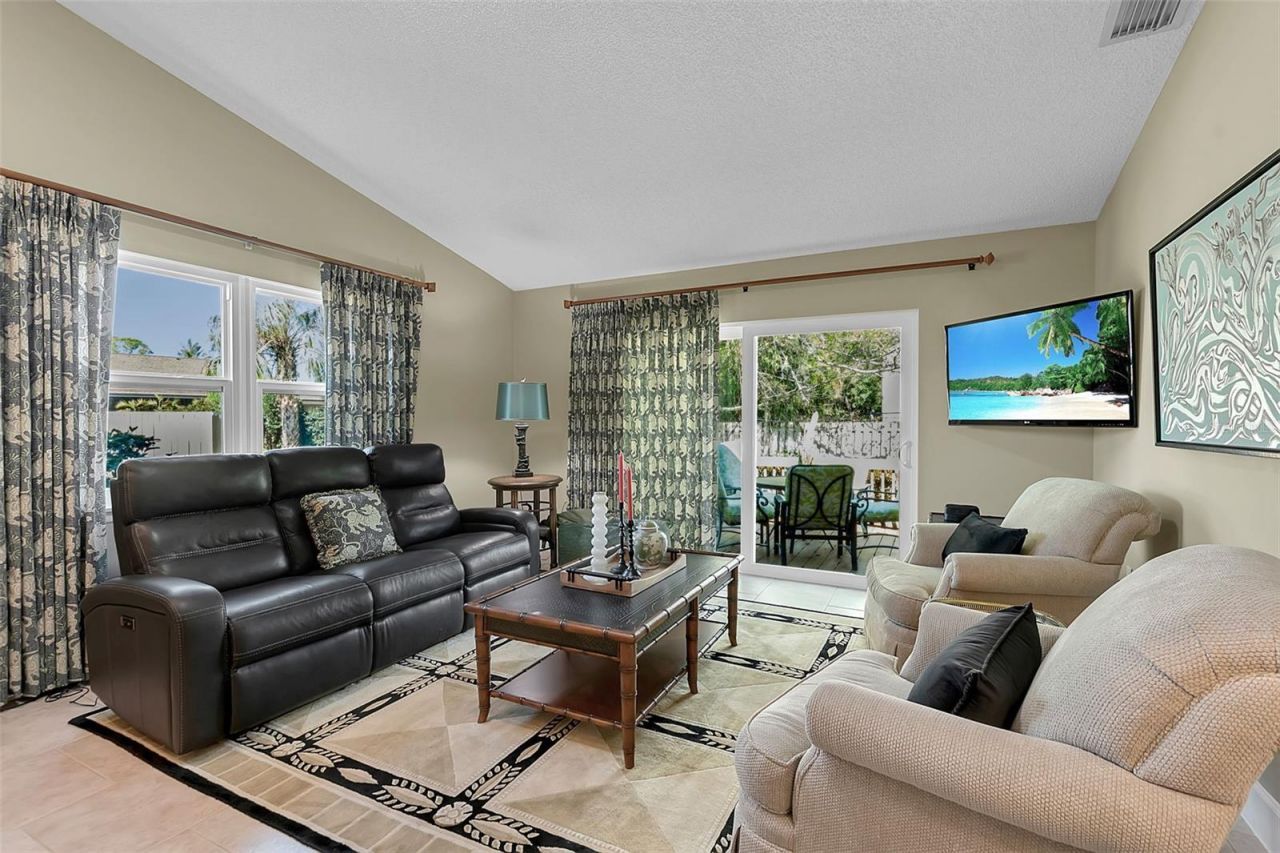 3406 Avenida Madera, Unit B, Bradenton, FL 34210 Photo