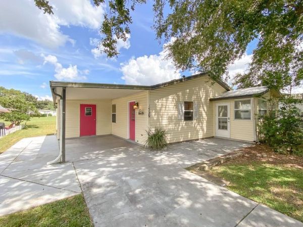 1729 LAUREN LANE, THE VILLAGES, FL 32159