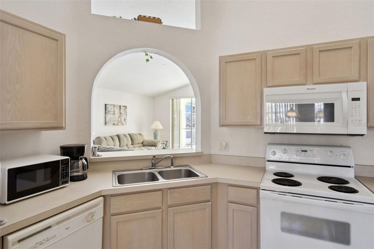 921 Oxford Drive, Davenport, FL 33897 Photo