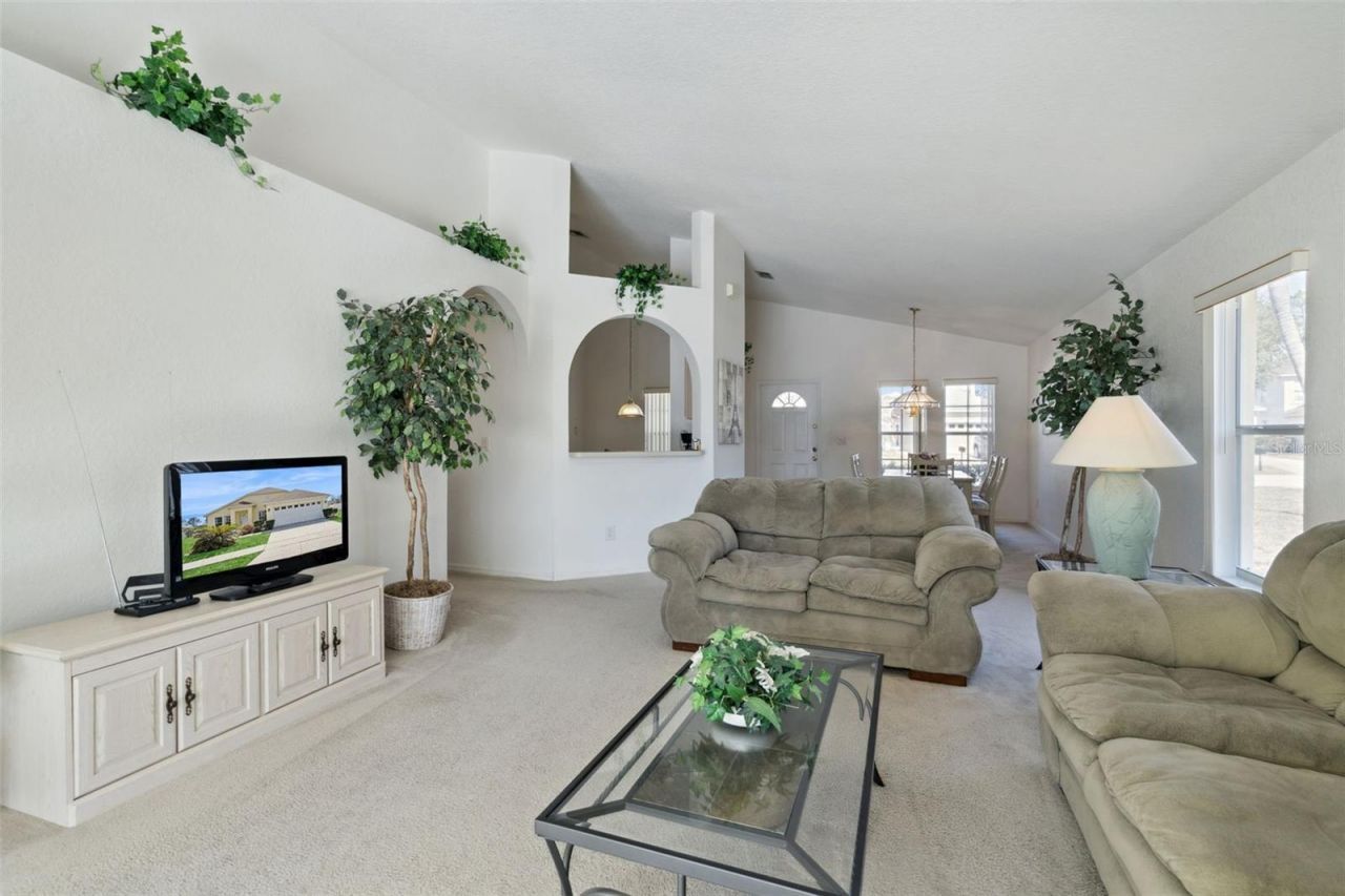 921 Oxford Drive, Davenport, FL 33897 Photo