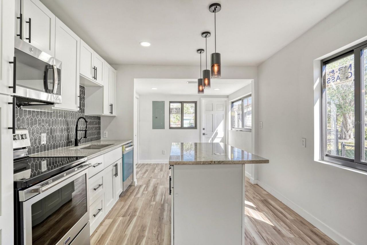 711 19th Avenue S, Saint Petersburg, FL 33705 Photo