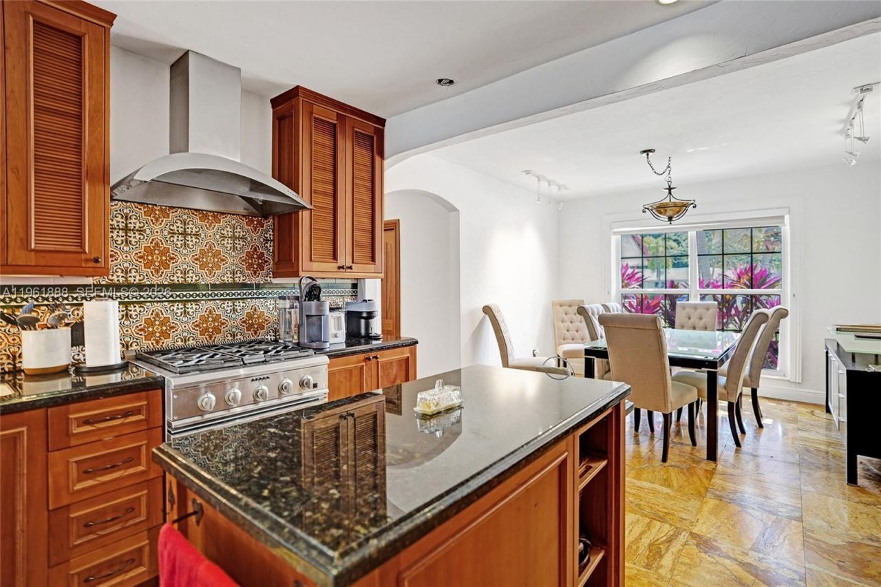 1247 NE 101st St, Miami Shores, FL 33138 Photo