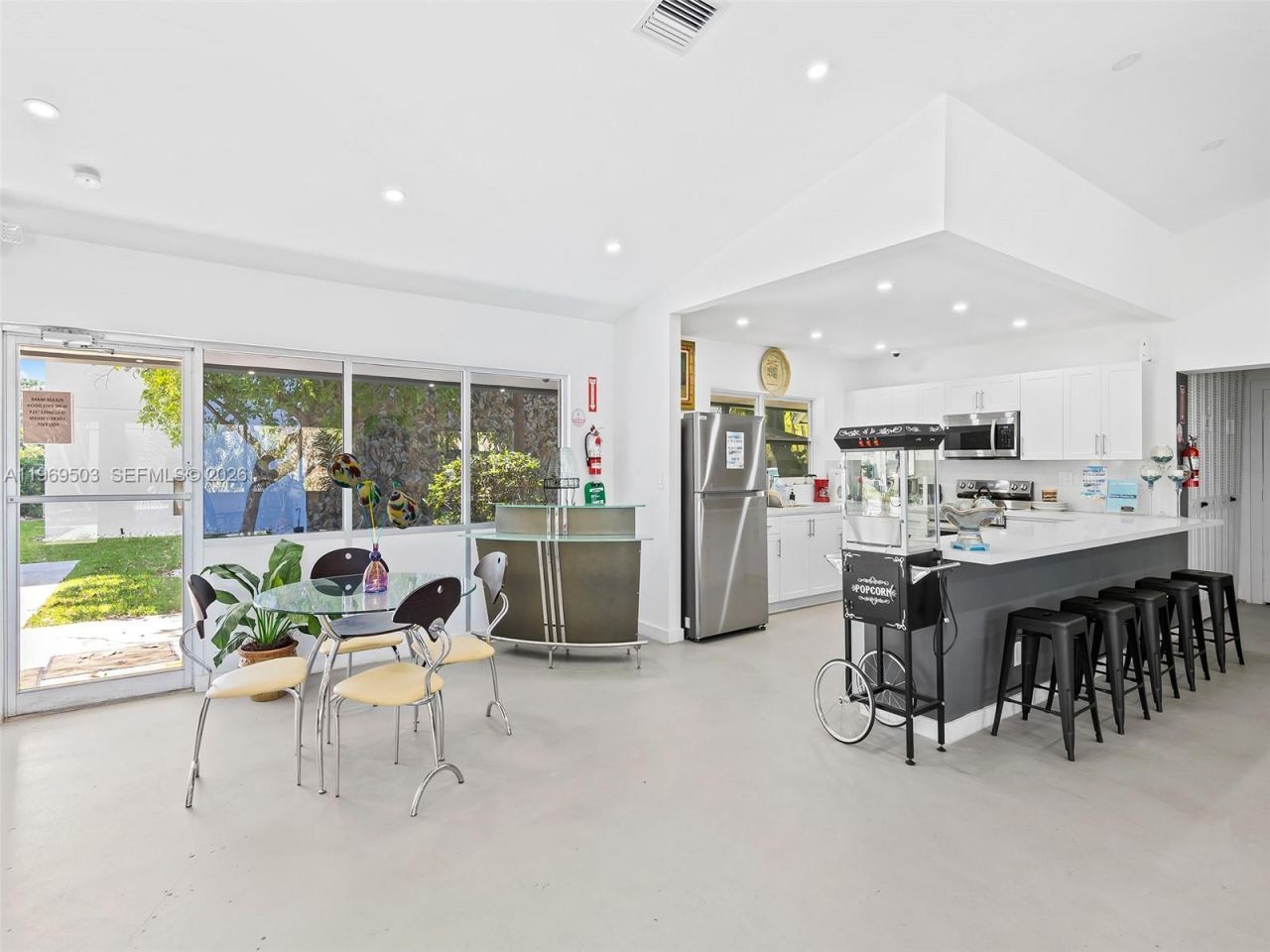 401 NE 14th Ave, Unit 808, Hallandale Beach, FL 33009 Photo