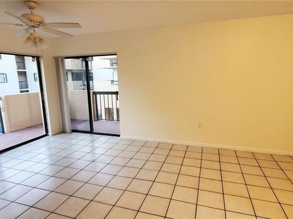 995 SW 84th Ave, Unit 218, Miami, FL 33144