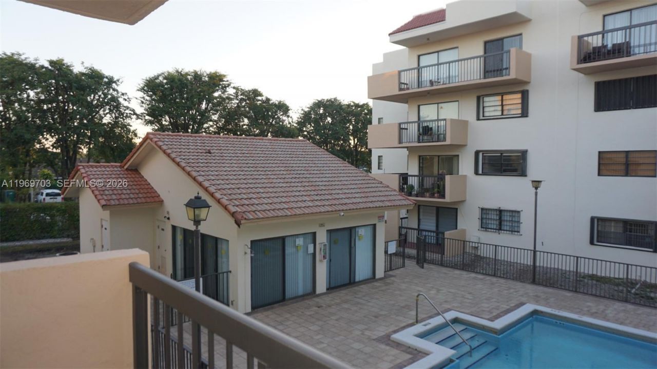 995 SW 84th Ave , Unit 218, Miami, FL 33144 Photo