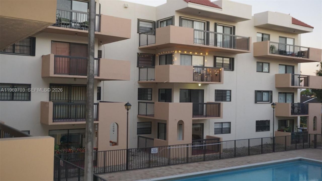 995 SW 84th Ave , Unit 218, Miami, FL 33144 Photo