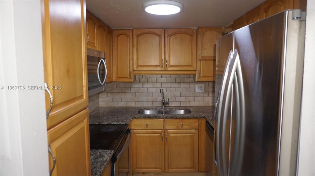 995 SW 84th Ave, Unit 218, Miami, FL 33144 Photo