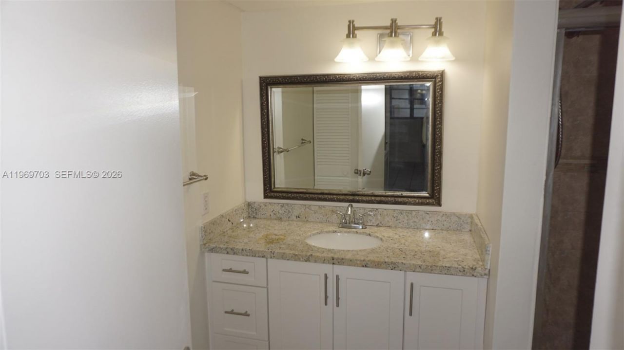 995 SW 84th Ave, Unit 218, Miami, FL 33144 Photo