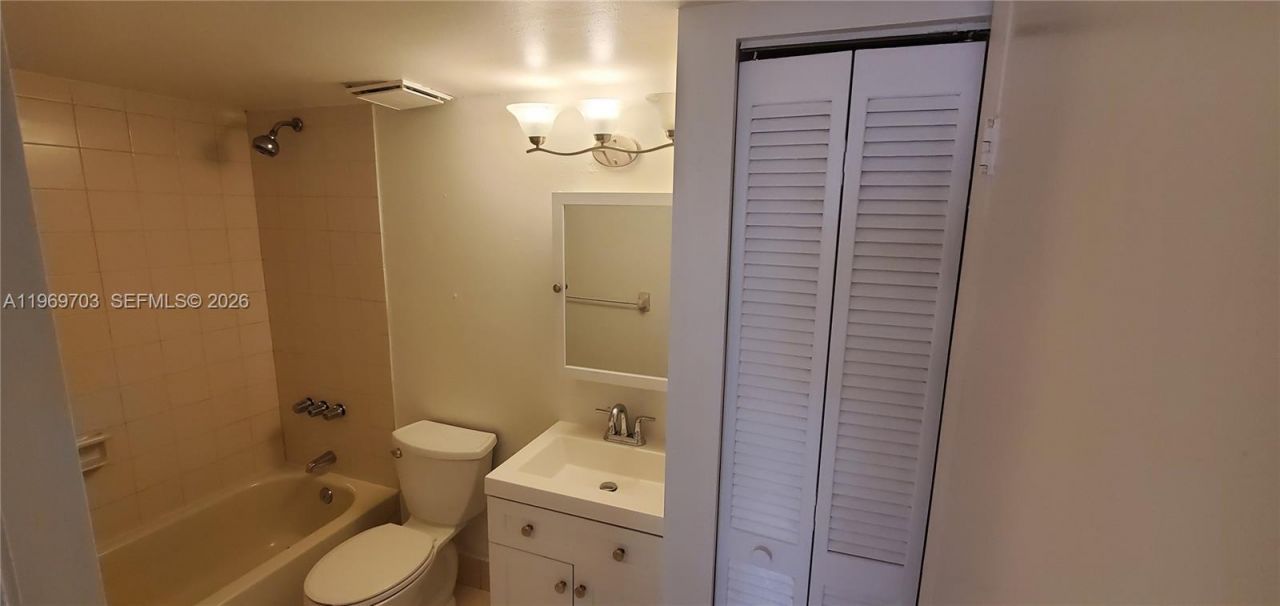 995 SW 84th Ave, Unit 218, Miami, FL 33144 Photo