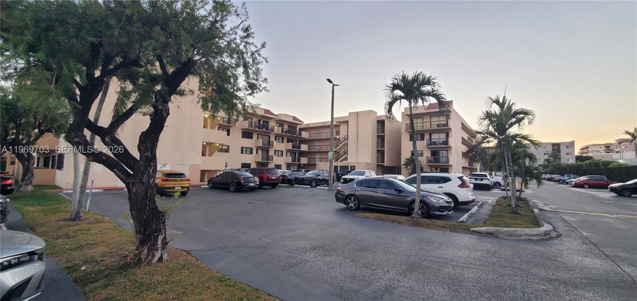 995 SW 84th Ave, Unit 218, Miami, FL 33144 Photo