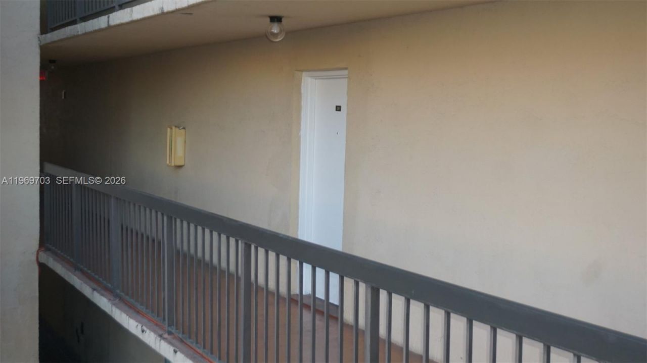 995 SW 84th Ave, Unit 218, Miami, FL 33144 Photo
