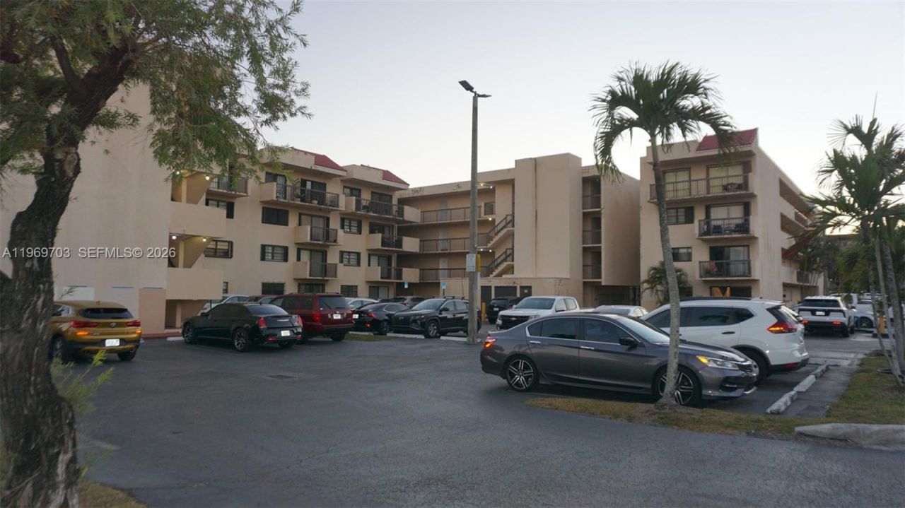 995 SW 84th Ave , Unit 218, Miami, FL 33144 Photo