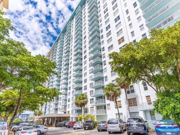 301 174 Street , Unit 405, Sunny Isles Beach, FL 33160