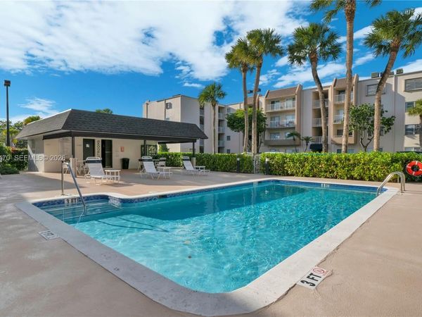 7747 SW 86th St, Unit D-403, Miami, FL 33143