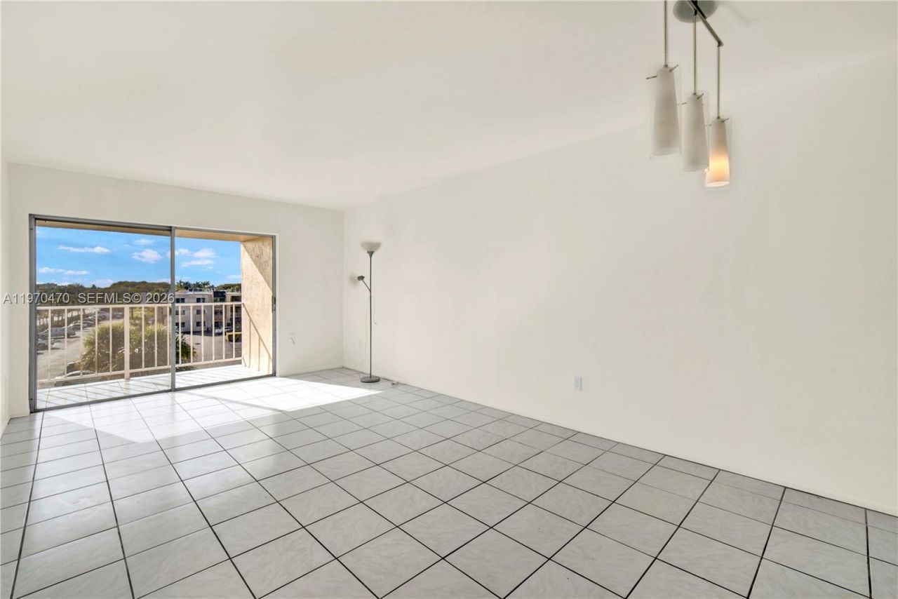 7747 SW 86th St, Unit D-403, Miami, FL 33143 Photo