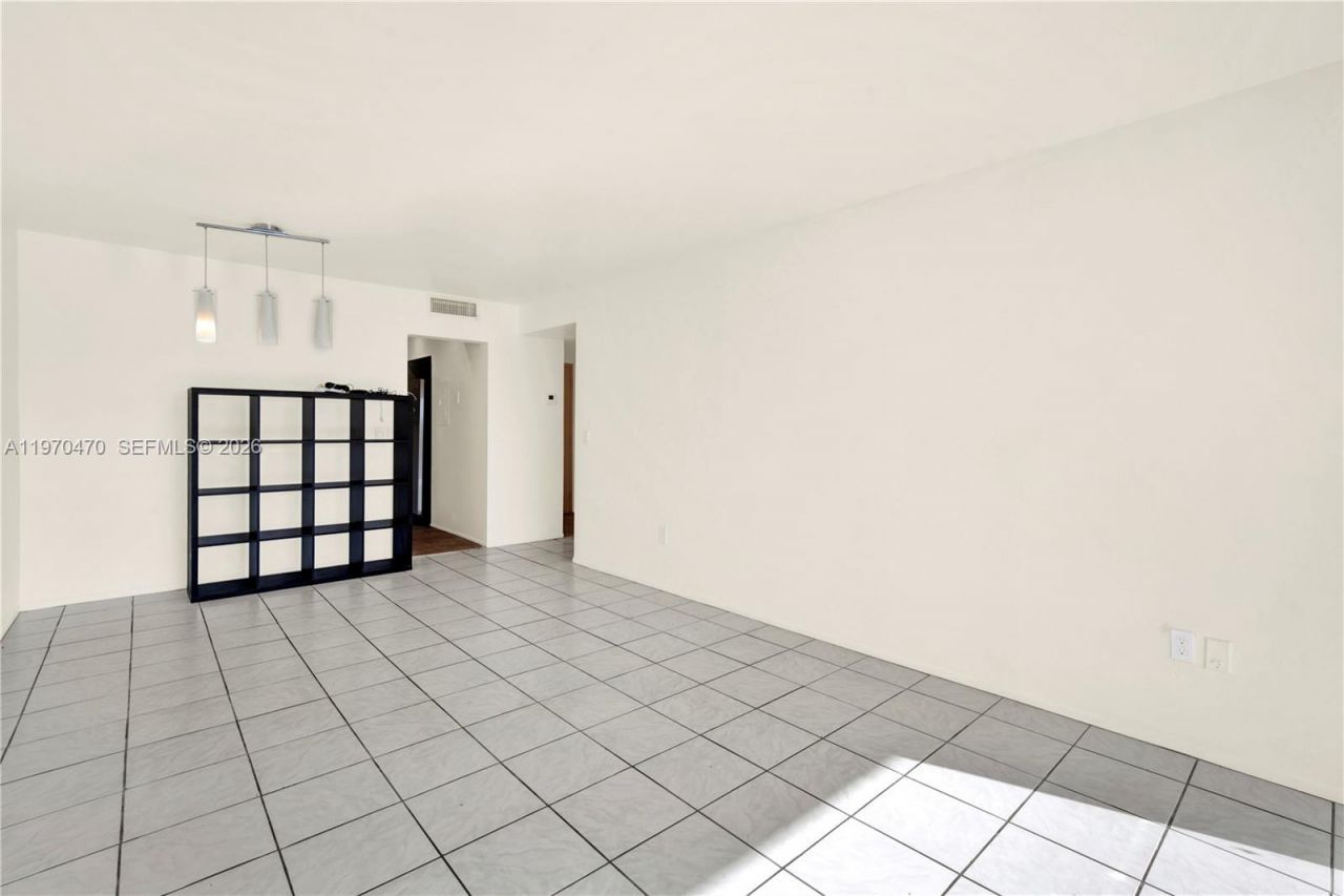 7747 SW 86th St, Unit D-403, Miami, FL 33143 Photo