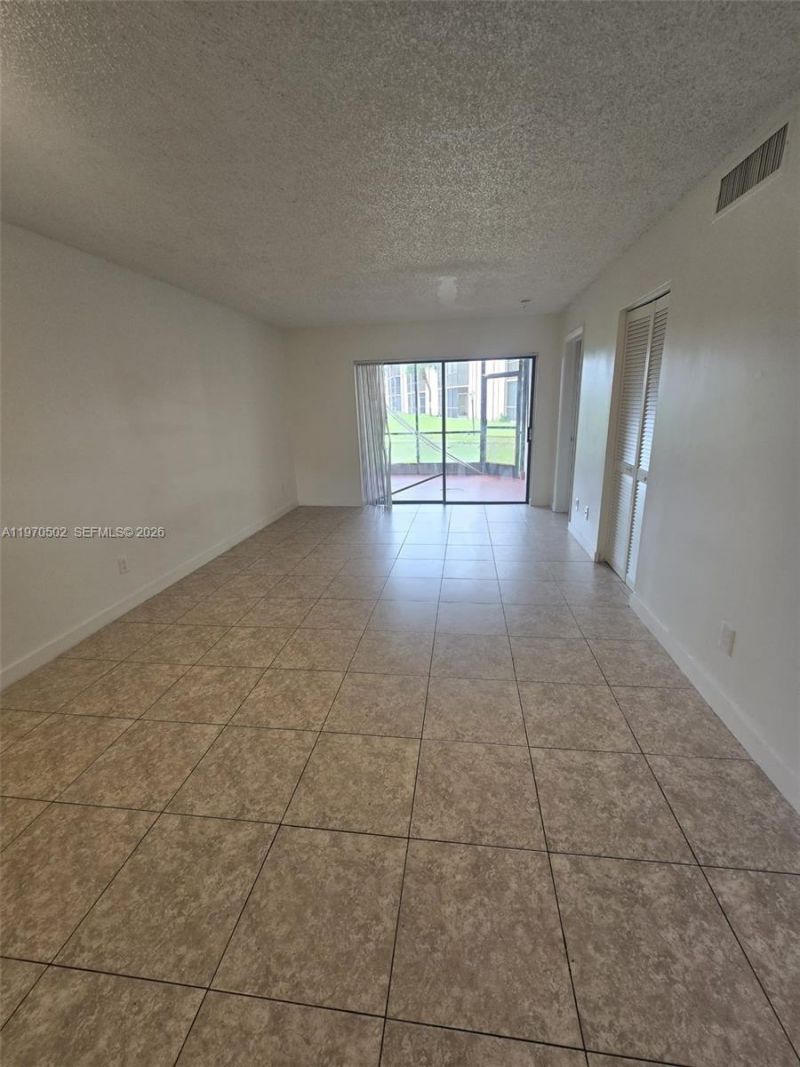 3396 Foxcroft Rd, Unit 113, Miramar, FL 33025 Photo
