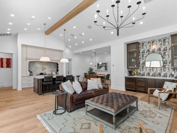 808 CANTERBURY HILL ST, Terrell Hills, TX 78209