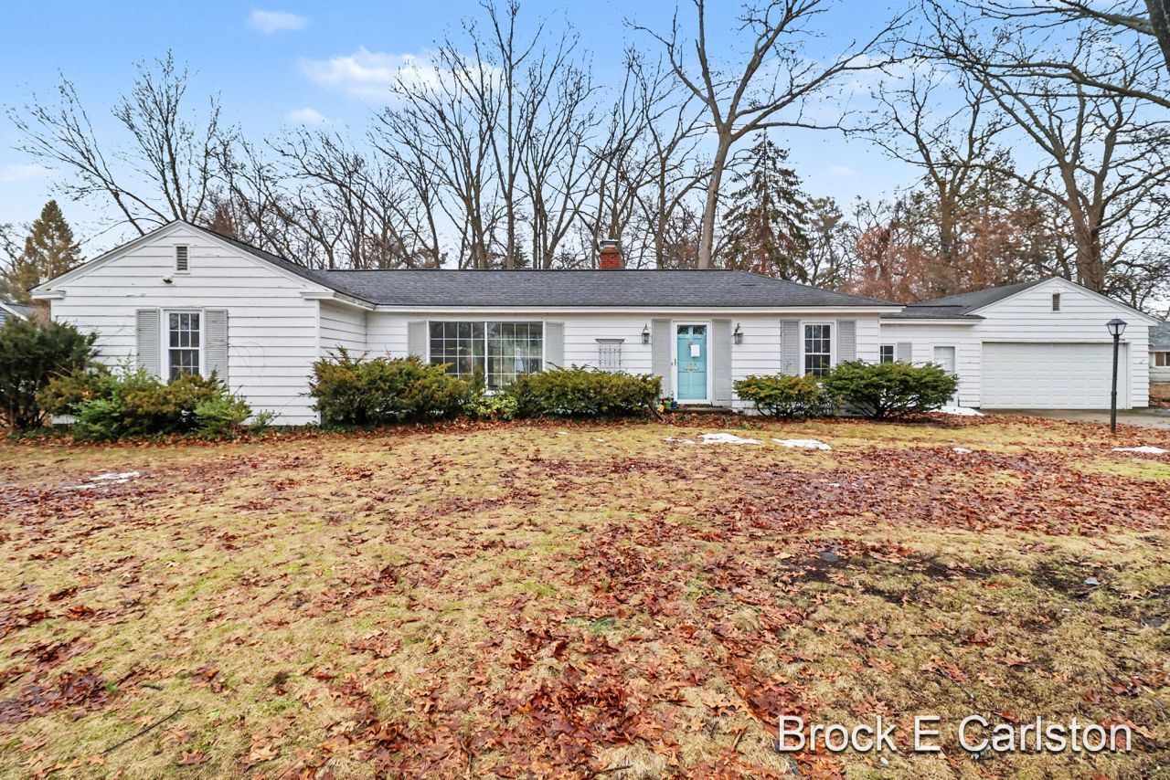 428 Oaknoll Drive, Muskegon, MI 49445 Main Photo