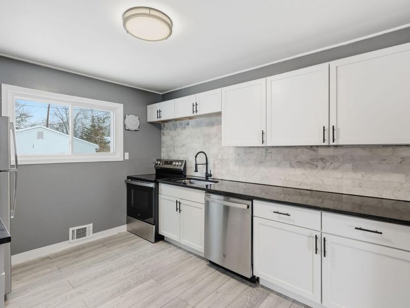 3042 Rightmire Boulevard , Columbus, OH 43221 Photo 12