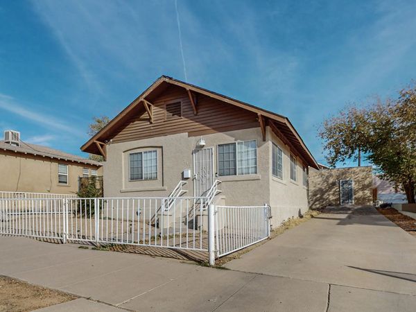 212 Sycamore Street NE, Albuquerque, NM 87106