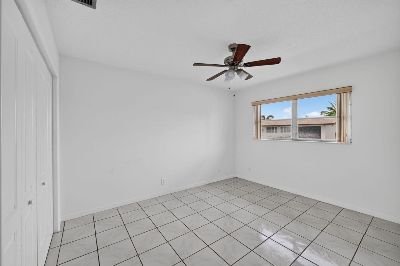 2965 Crosley Drive W, Unit B, West Palm Beach, FL 33415 Photo
