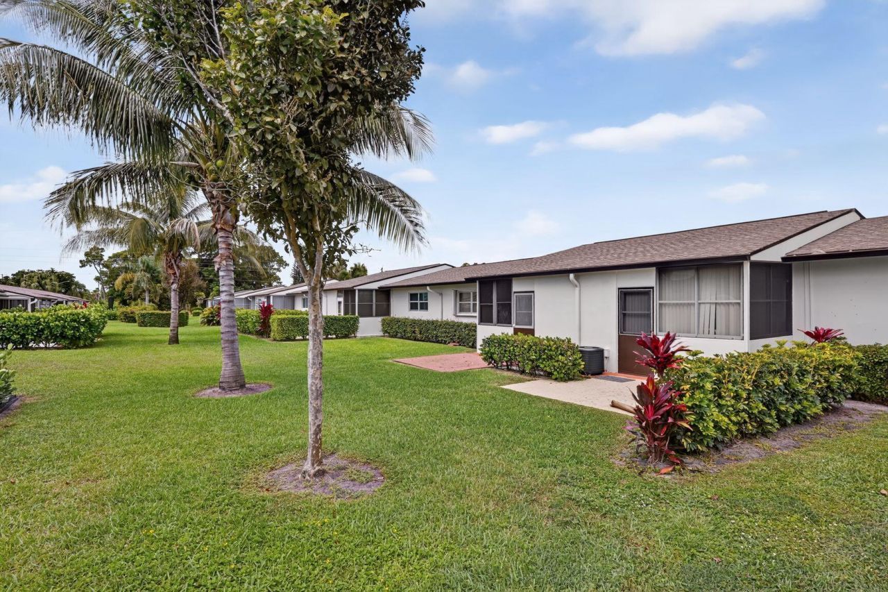 2965 Crosley Drive W, Unit B, West Palm Beach, FL 33415 Photo