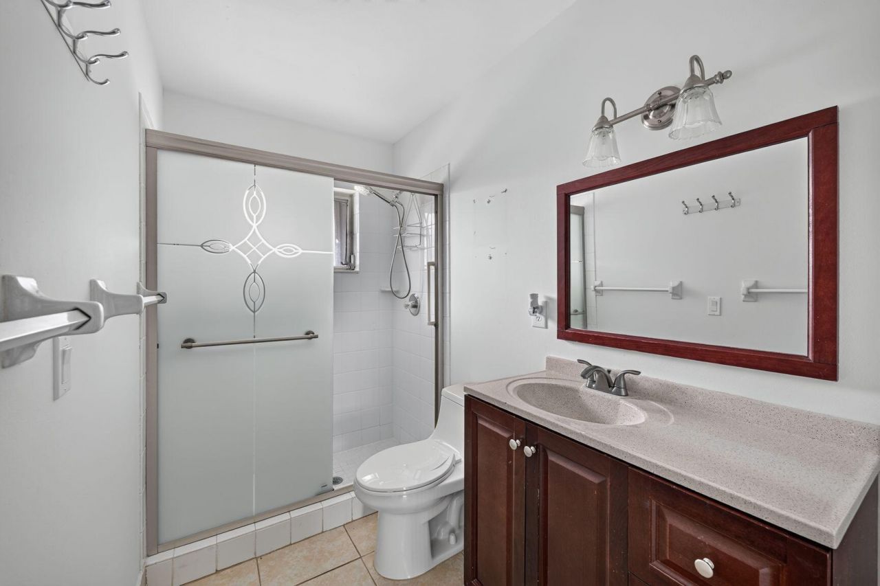 2965 Crosley Drive W, Unit B, West Palm Beach, FL 33415 Photo
