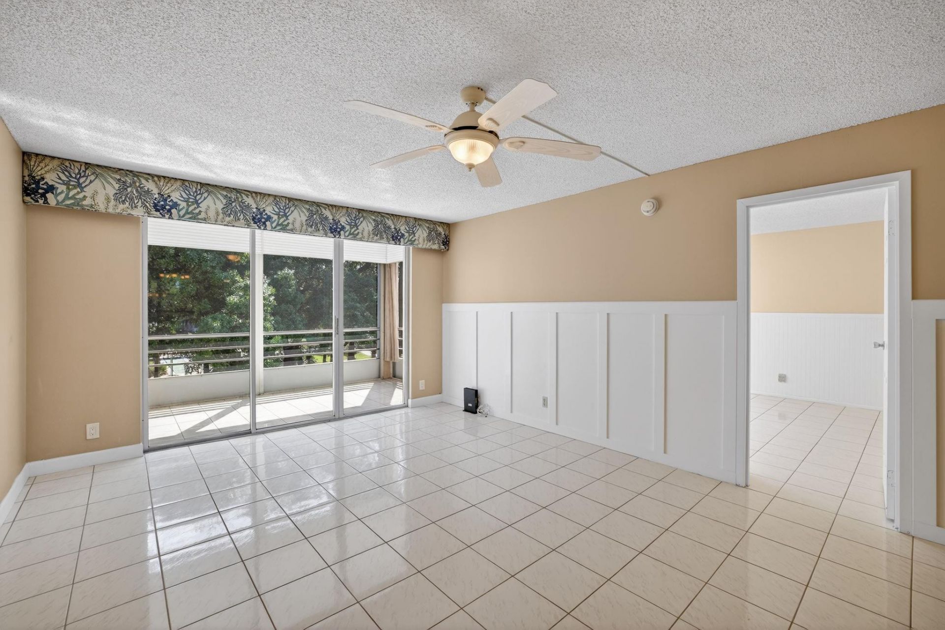 4898 NW 29th Ct, Unit 315, Lauderdale Lakes, FL 33313 Photo