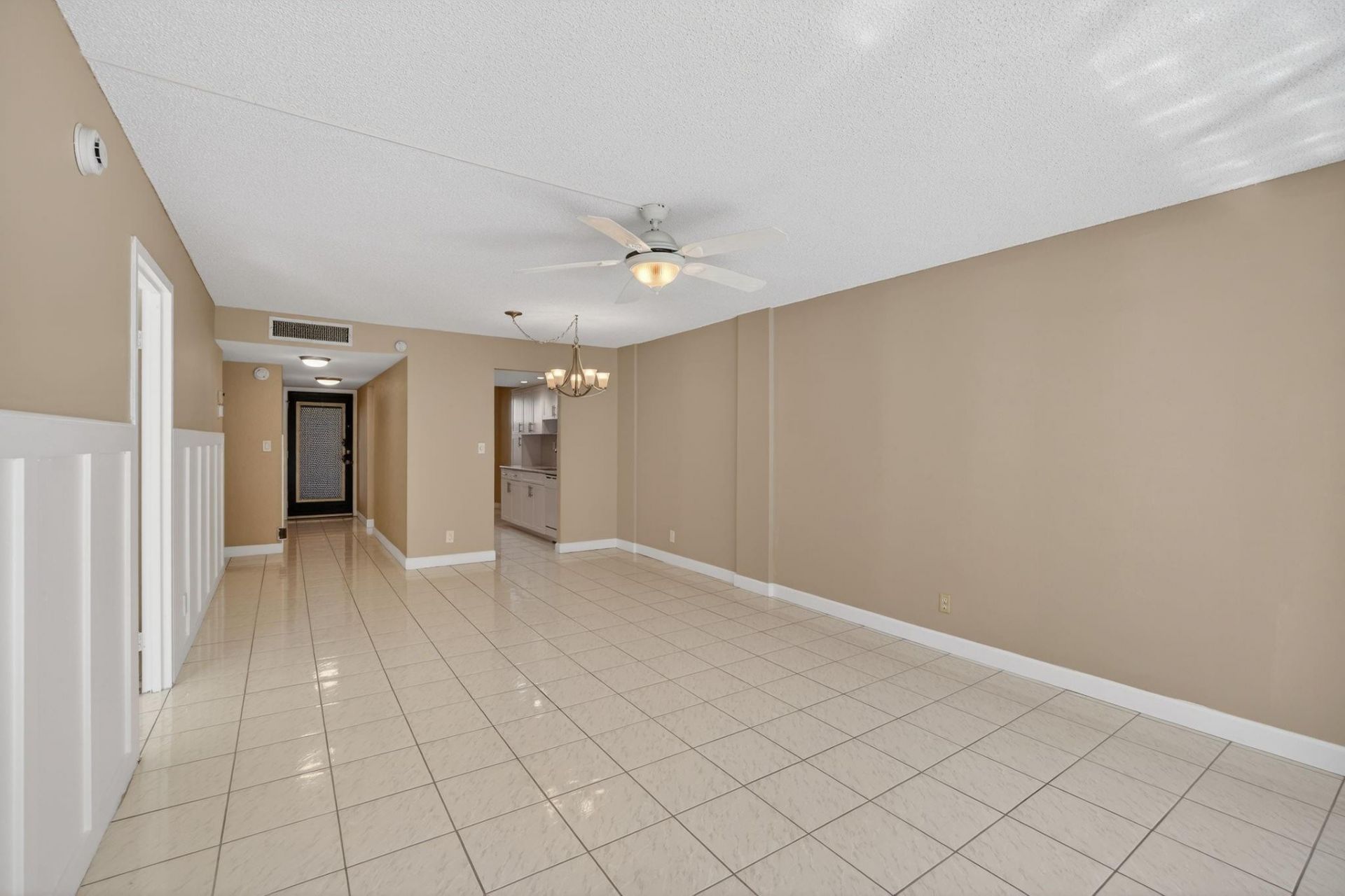 4898 NW 29th Ct, Unit 315, Lauderdale Lakes, FL 33313 Photo