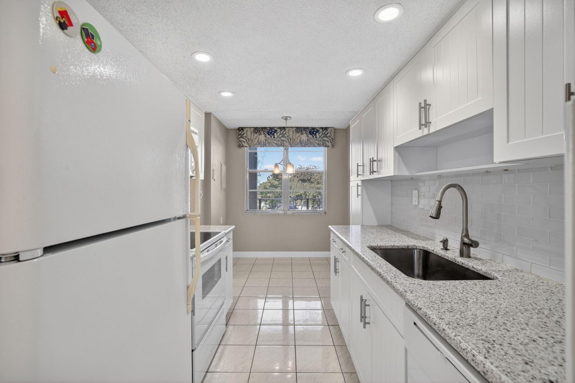 4898 NW 29th Ct, Unit 315, Lauderdale Lakes, FL 33313 Photo