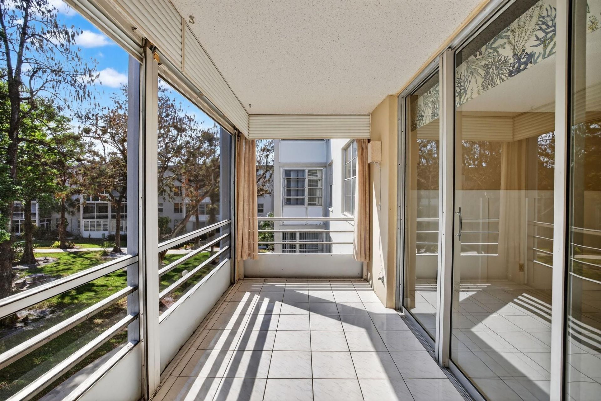 4898 NW 29th Ct, Unit 315, Lauderdale Lakes, FL 33313 Photo