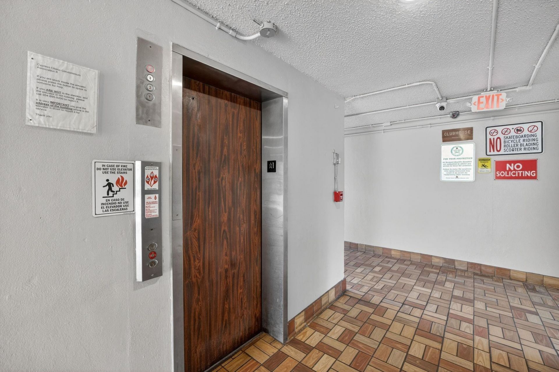 4898 NW 29th Ct, Unit 315, Lauderdale Lakes, FL 33313 Photo