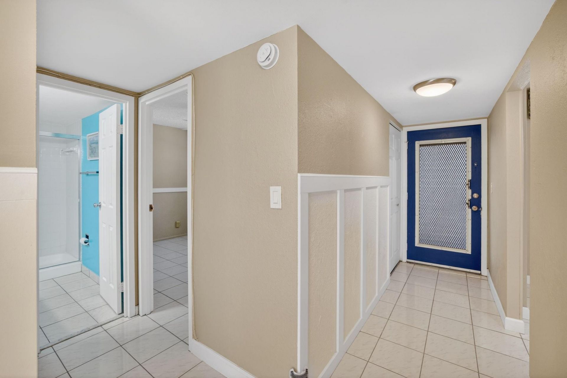 4898 NW 29th Ct, Unit 315, Lauderdale Lakes, FL 33313 Photo