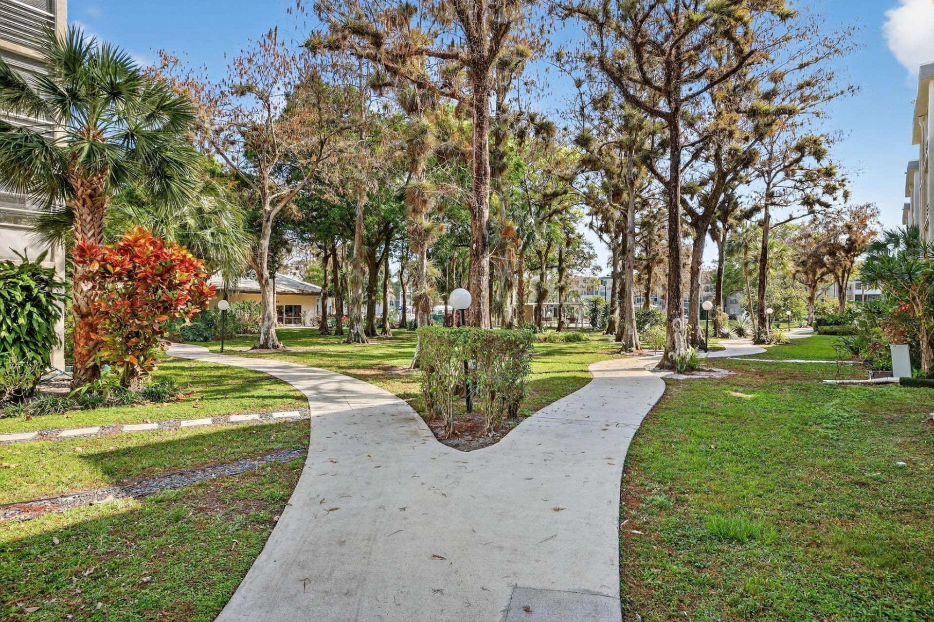 4898 NW 29th Ct, Unit 315, Lauderdale Lakes, FL 33313 Photo