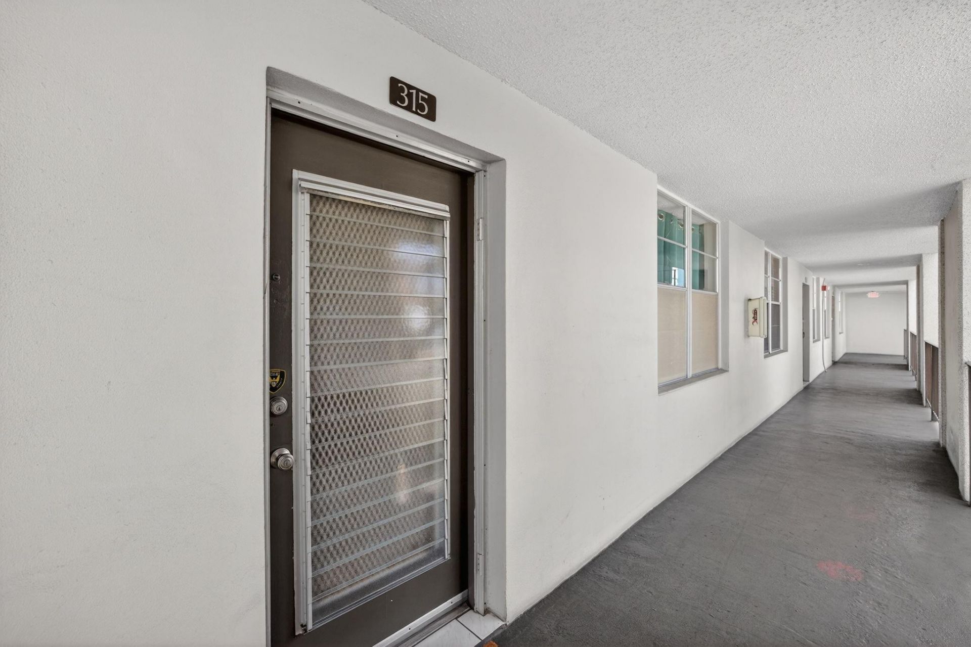 4898 NW 29th Ct, Unit 315, Lauderdale Lakes, FL 33313 Photo