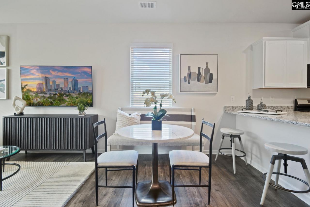 449 Lady Liberty Way Photo 8