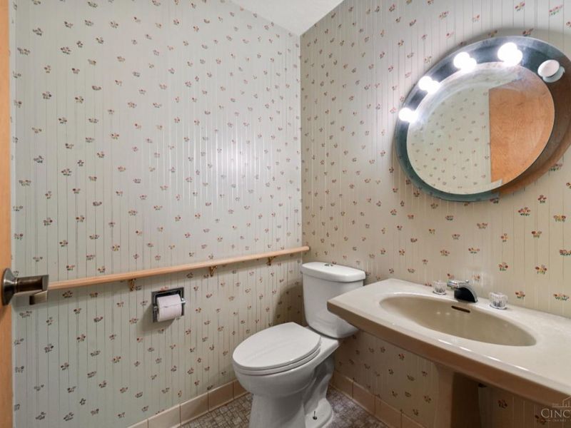 1749 Gloucester Drive, Fairfield, OH 45014 Photo 8