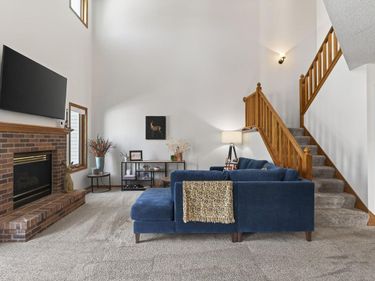 15002 Windemere Lane, Burnsville, MN 55306