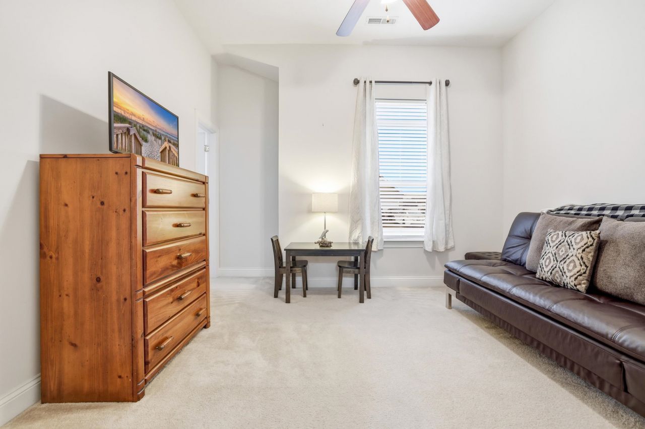 213 Camrose Way  Photo 13