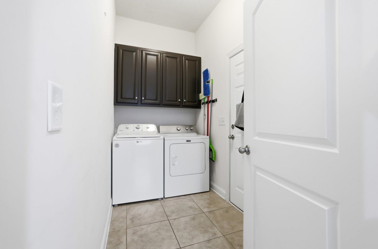 213 Camrose Way  Photo 23