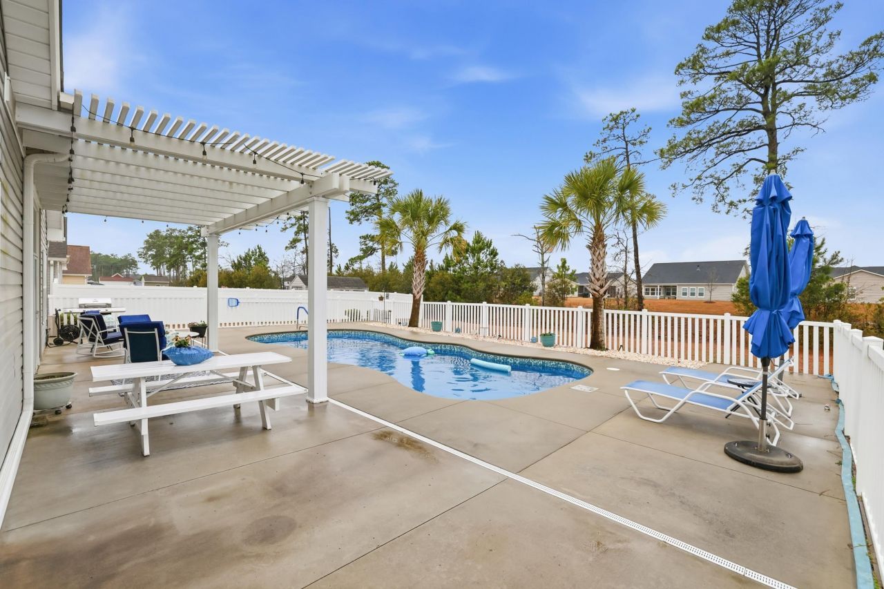 213 Camrose Way  Photo 30