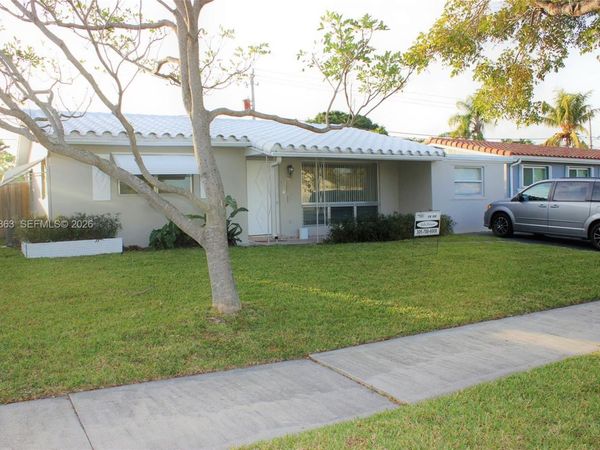 1900 N 32nd Ct , Hollywood, FL 33021