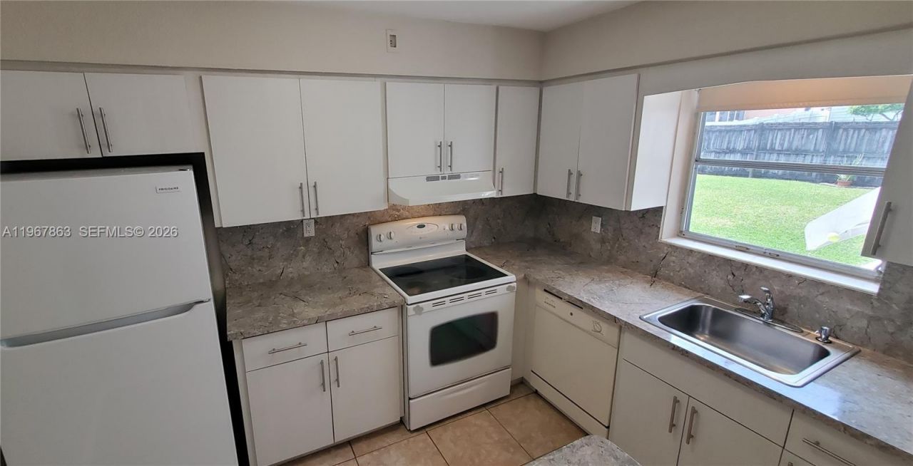 1900 N 32nd Ct , Hollywood, FL 33021 Photo